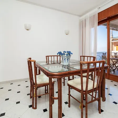 Апартаменты Capo Sereno - Large & Bright With Terrace Сорренто