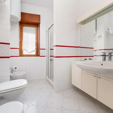 Capo Sereno - Large & Bright With Terrace Апартаменты *
