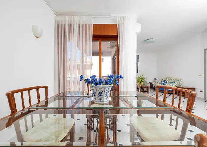 Capo Sereno - Large & Bright With Terrace *