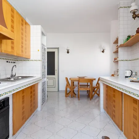 Capo Sereno - Large & Bright With Terrace *