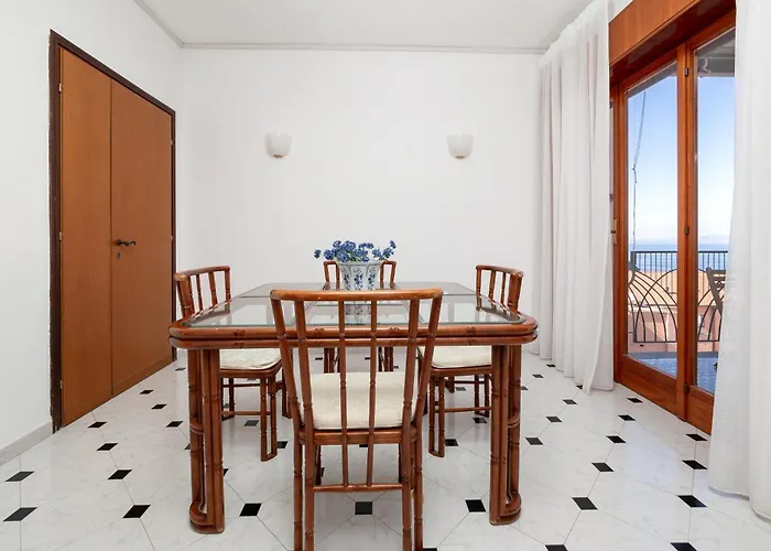 Capo Sereno - Large & Bright With Terrace *