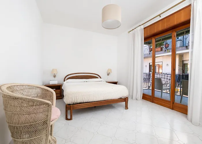 Capo Sereno - Large & Bright With Terrace *