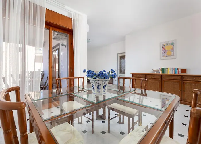 Capo Sereno - Large & Bright With Terrace *