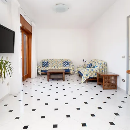 Capo Sereno - Large & Bright With Terrace Apartment *